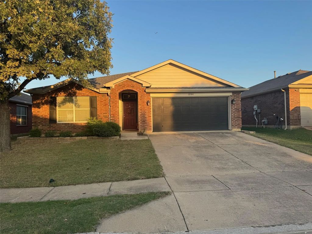 8304 Storm Chaser Drive, Fort Worth