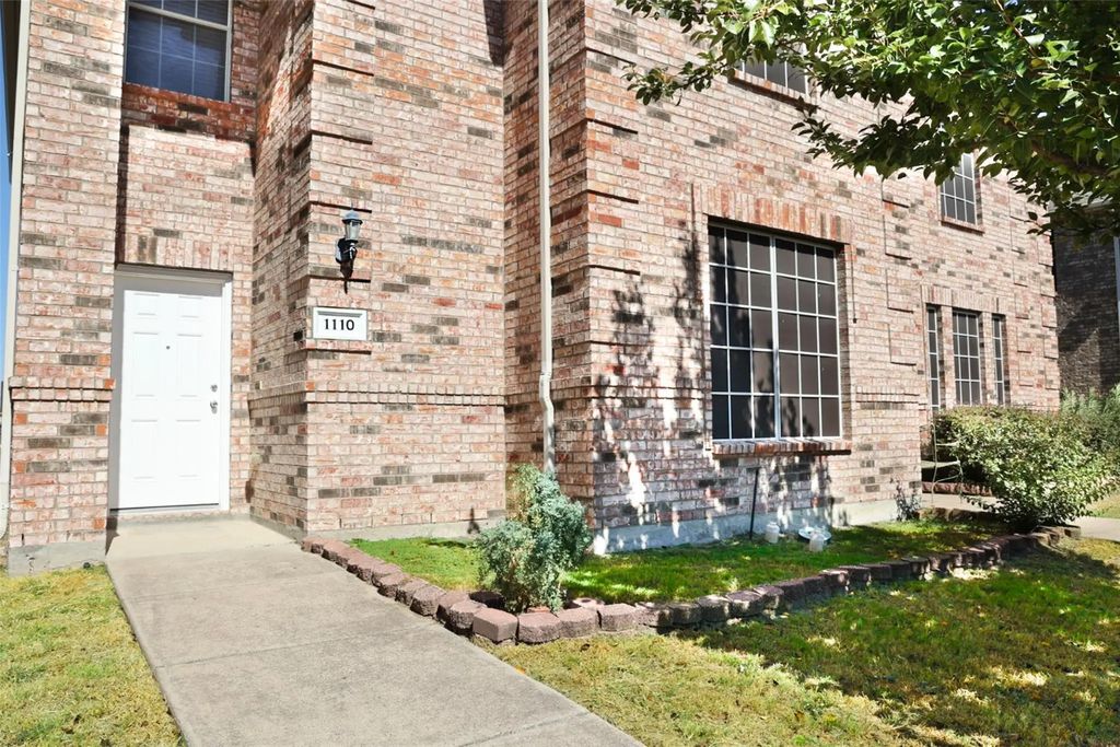 1110 Jamie Drive, Grand Prairie