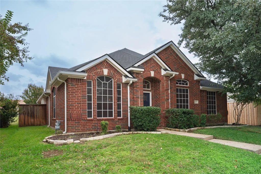 1617 Nightingale Drive, Lewisville