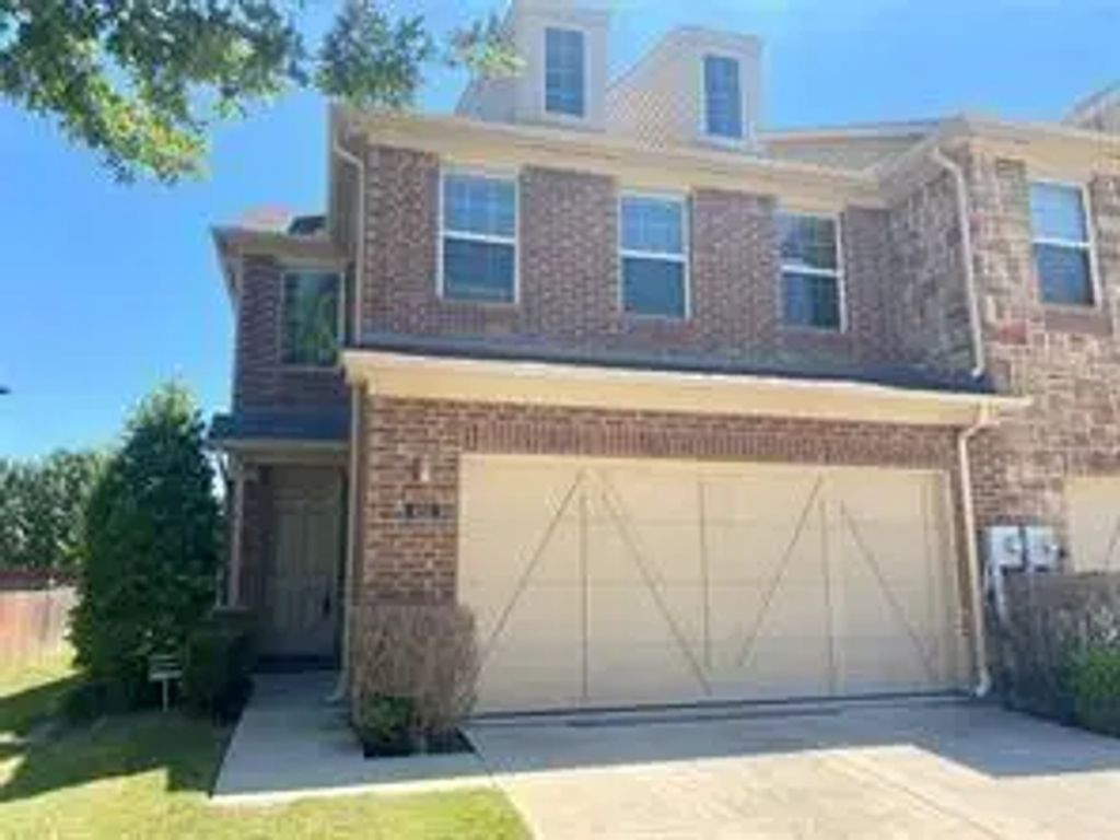 432 Hunt Drive, Lewisville