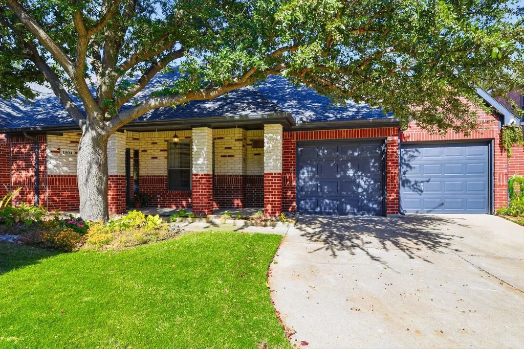 1904 Trevor Court, Flower Mound