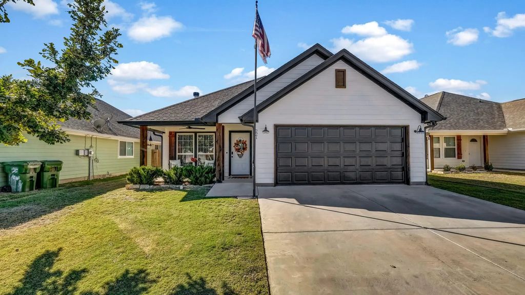 221 Lovers Path Drive, Springtown