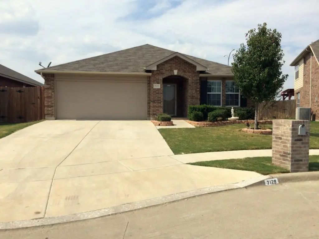 7129 Derbyshire Drive, Fort Worth
