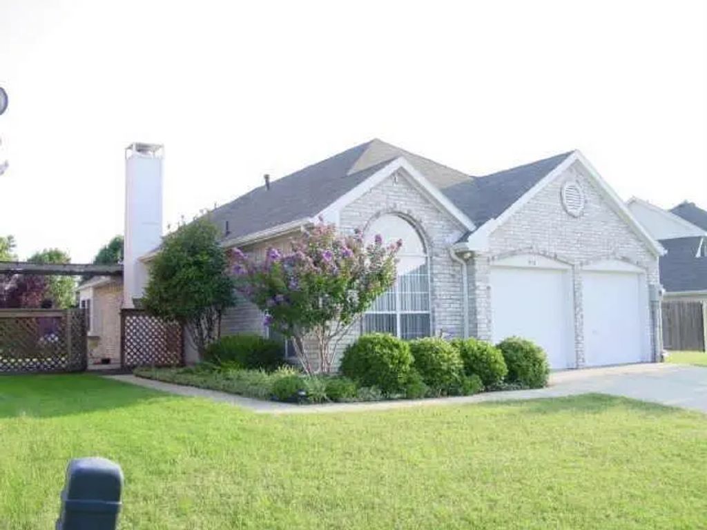 938 Winterstone Drive, Lewisville