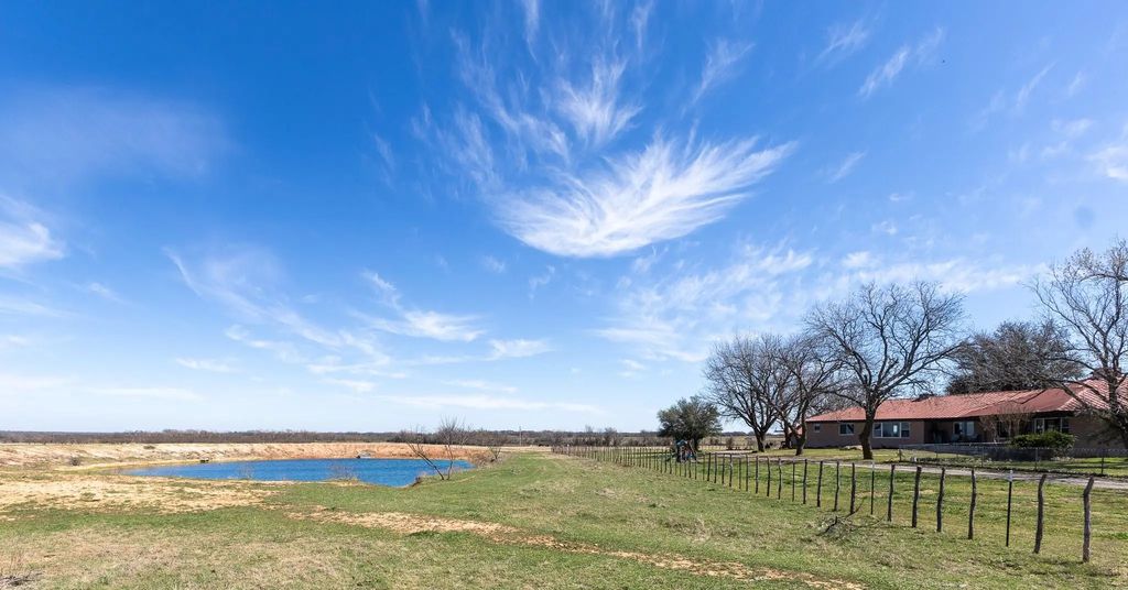 1117 County Road 377, Rising Star