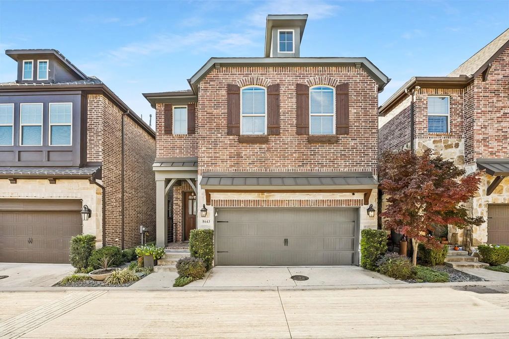 8643 Thorbrush Place, Dallas