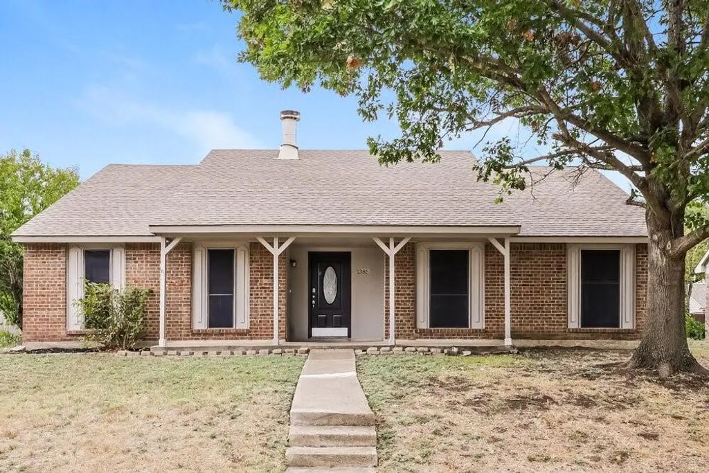 1385 Southridge Drive, Lancaster