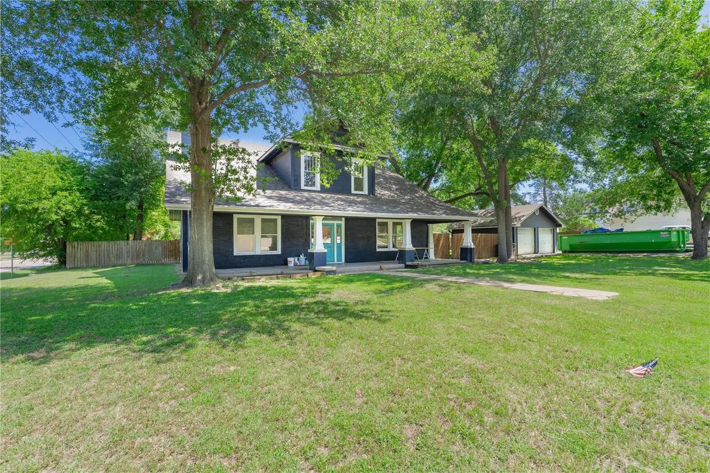 201 E Pecan Street, Edgewood