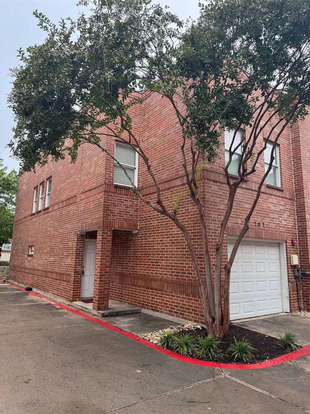 207 E Mulberry Street, Denton