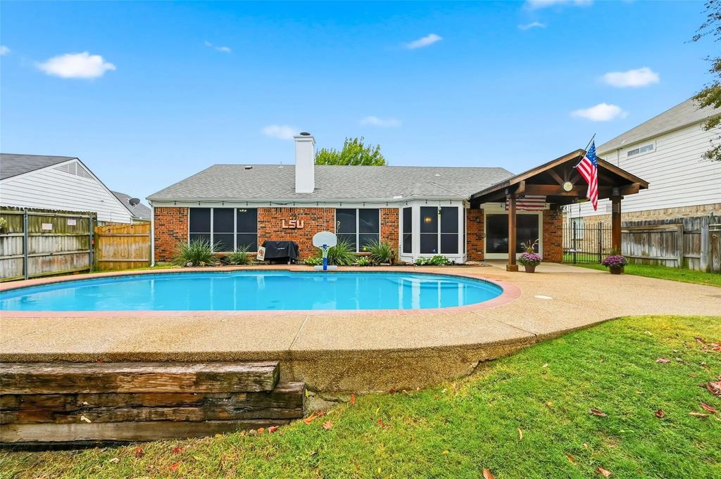 5409 Summit Peak Drive, Arlington