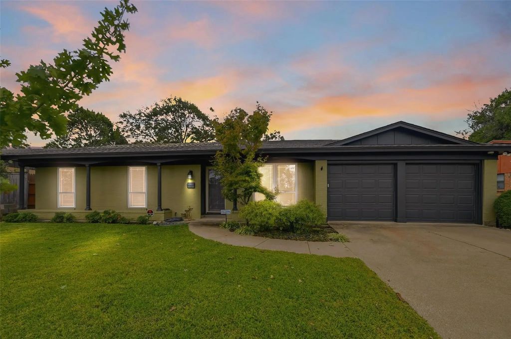 2105 Rockmoor Drive, Edgecliff Village