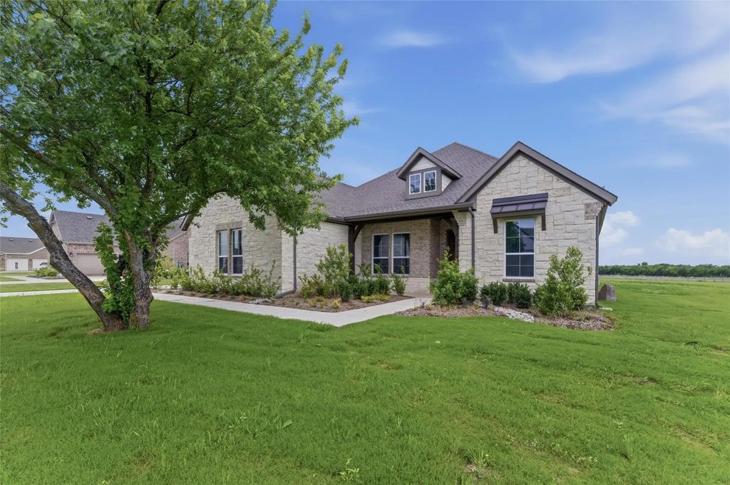 325 Cobb Road, Leonard