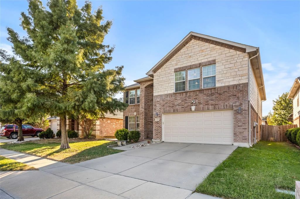12713 Mourning Dove Lane, Fort Worth
