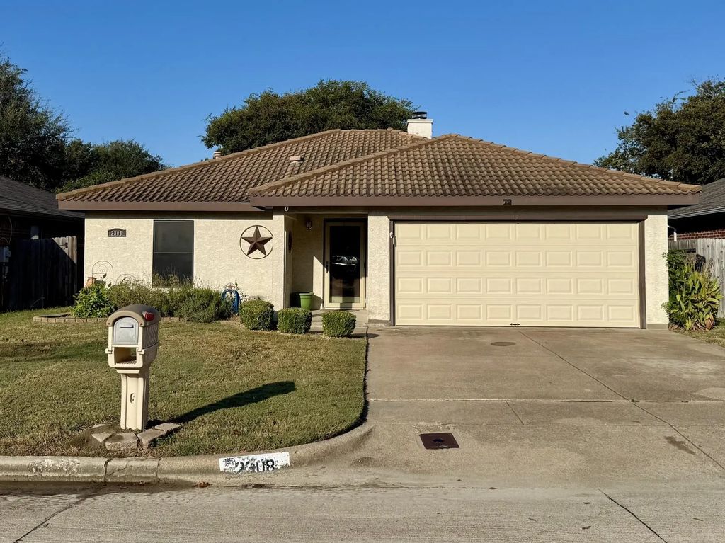 2308 Sundrop Court, Fort Worth
