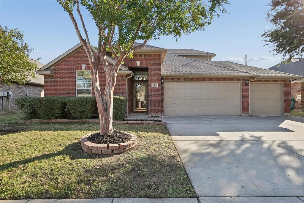 4020 Sprucebark Drive, Fort Worth