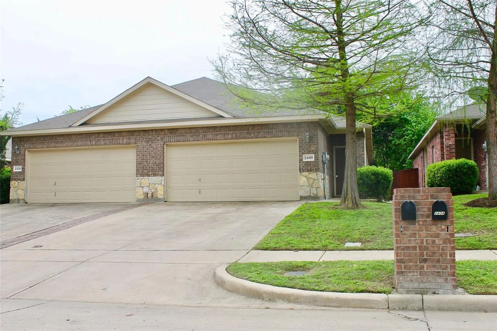 2410 Ravenwood Court, Mansfield
