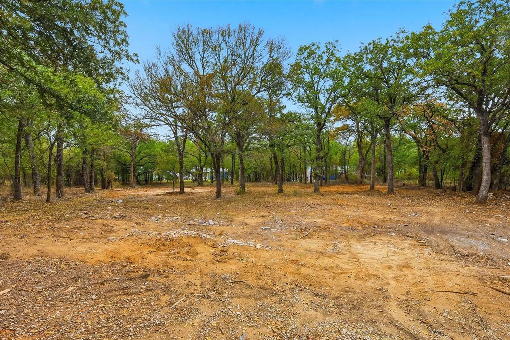 261 County Road 4847, Newark
