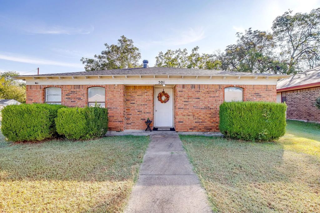 501 Allencrest Drive, White Settlement