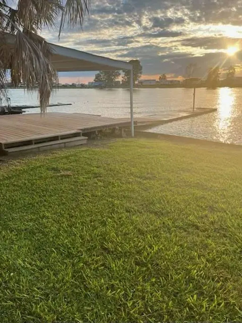 2054 Pelican Isle, Kerens