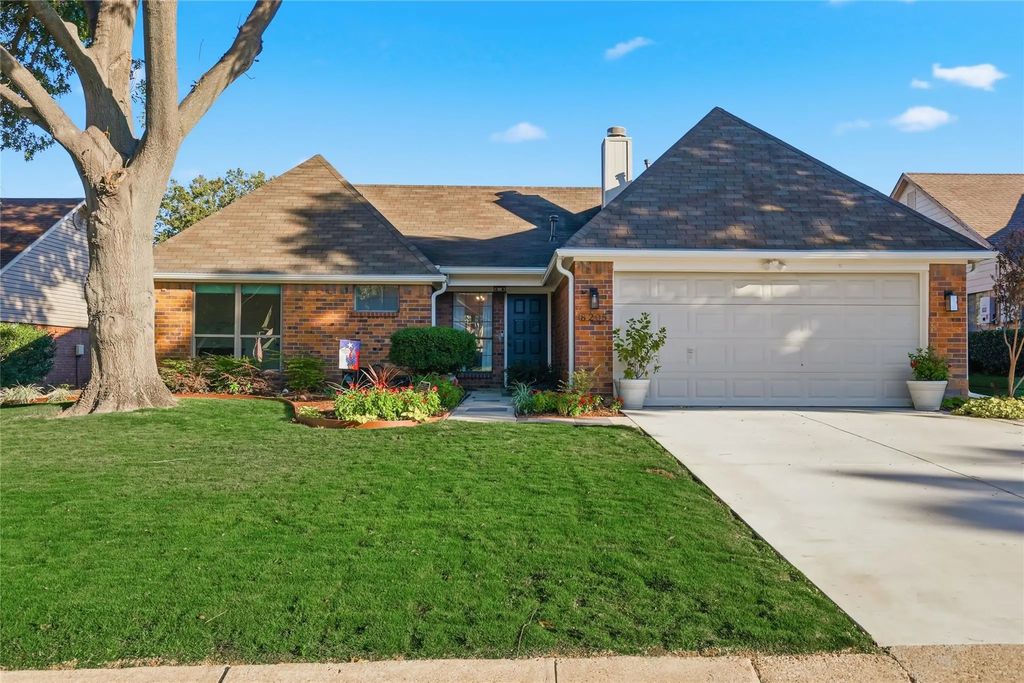 8205 Pacific Pearl Drive, Rowlett