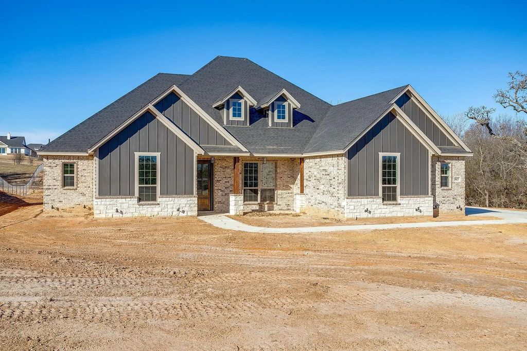 9025 Valley Oak Court, Springtown