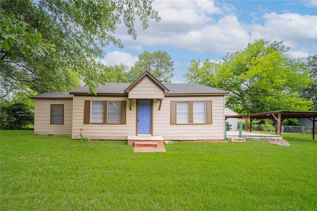 2812 Bernice Street, Gladewater