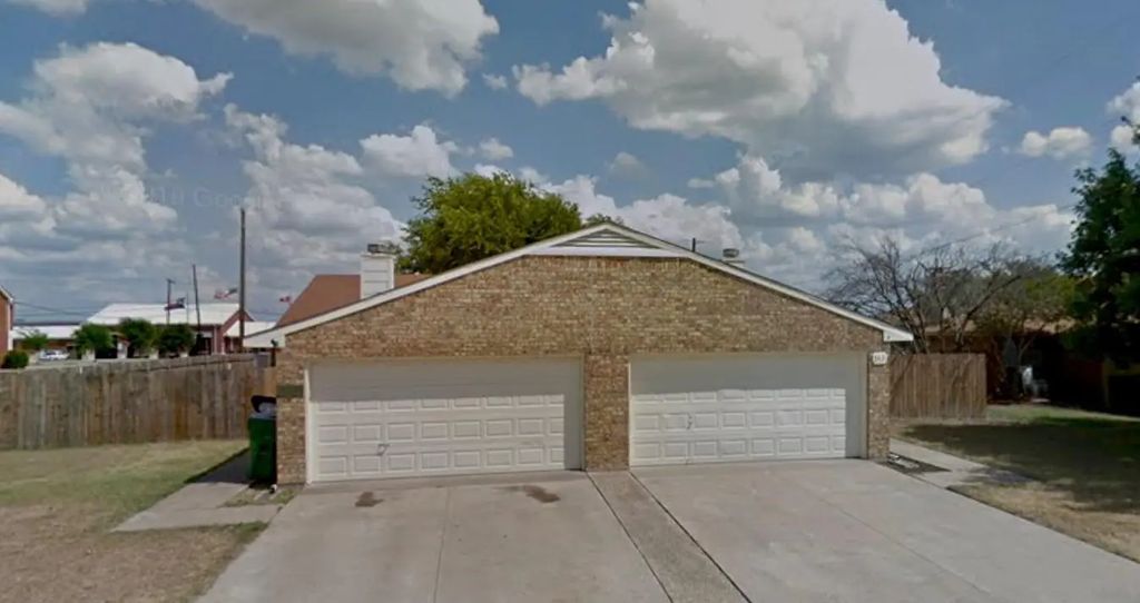 545 Canary Lane, Red Oak