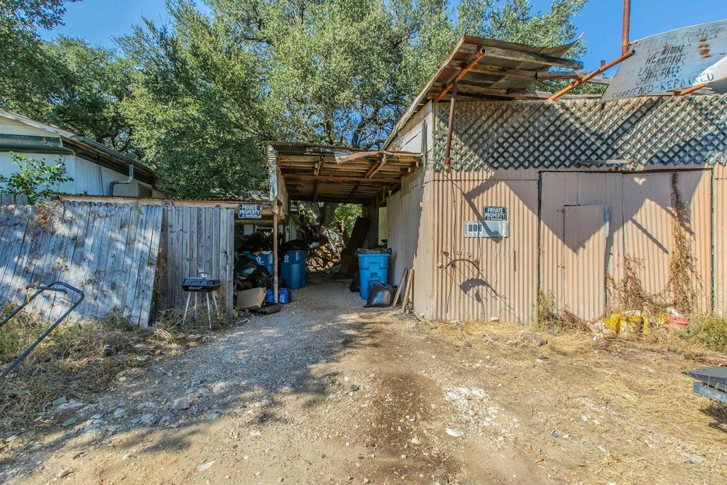 513 Fm 3118, Clifton