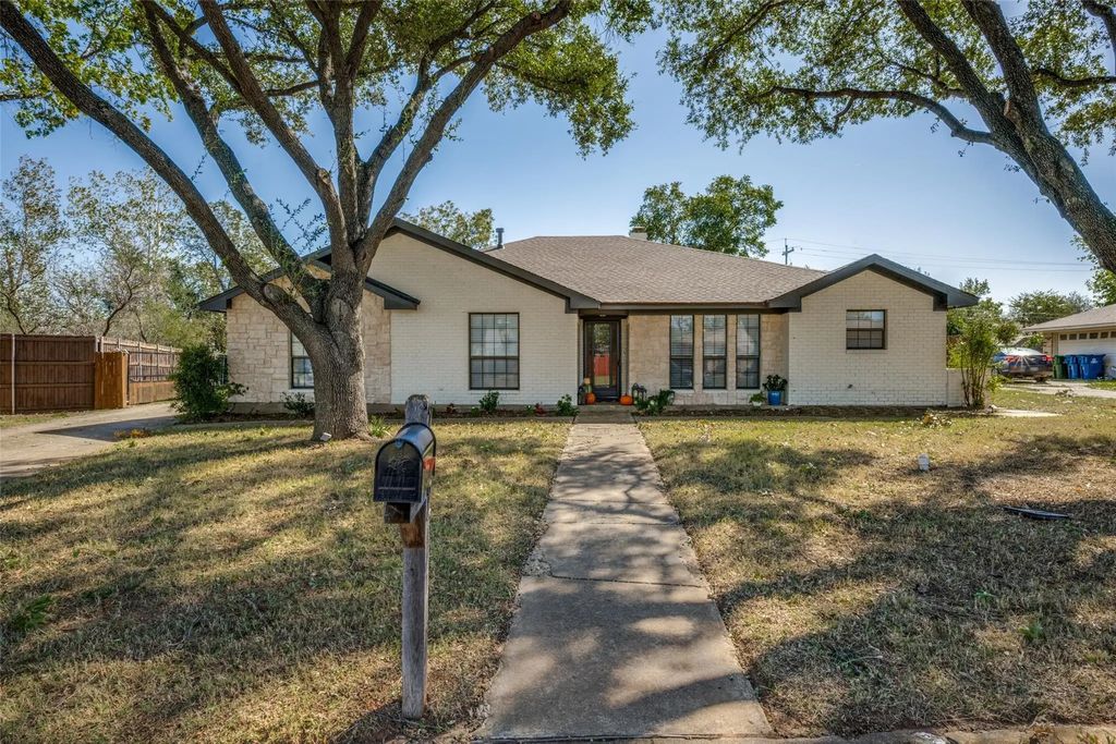 212 Diane Drive, Sanger