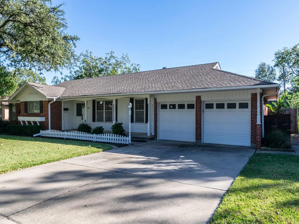 1710 15th Place, Plano