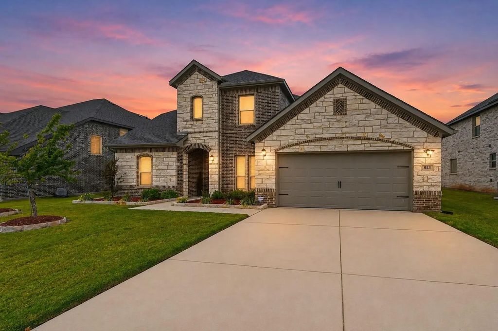 813 Comal Drive, Mansfield