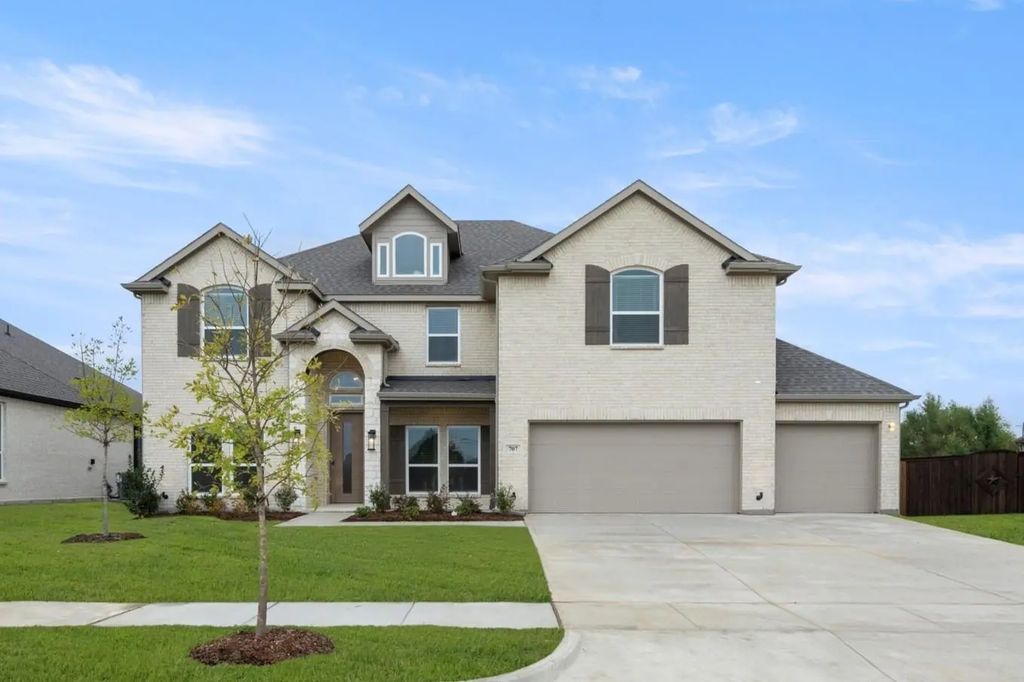 707 Majestic Oak Lane, Waxahachie