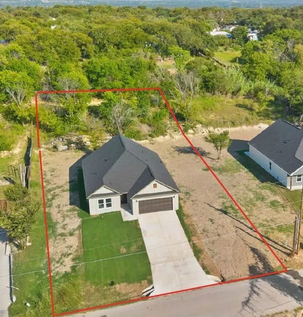 432 Wilshire Avenue, Azle
