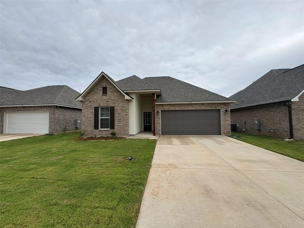 305 Hendry Drive, Bossier City