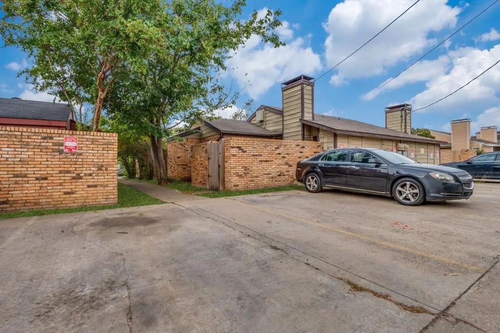3930 Portland Street 3932, Irving