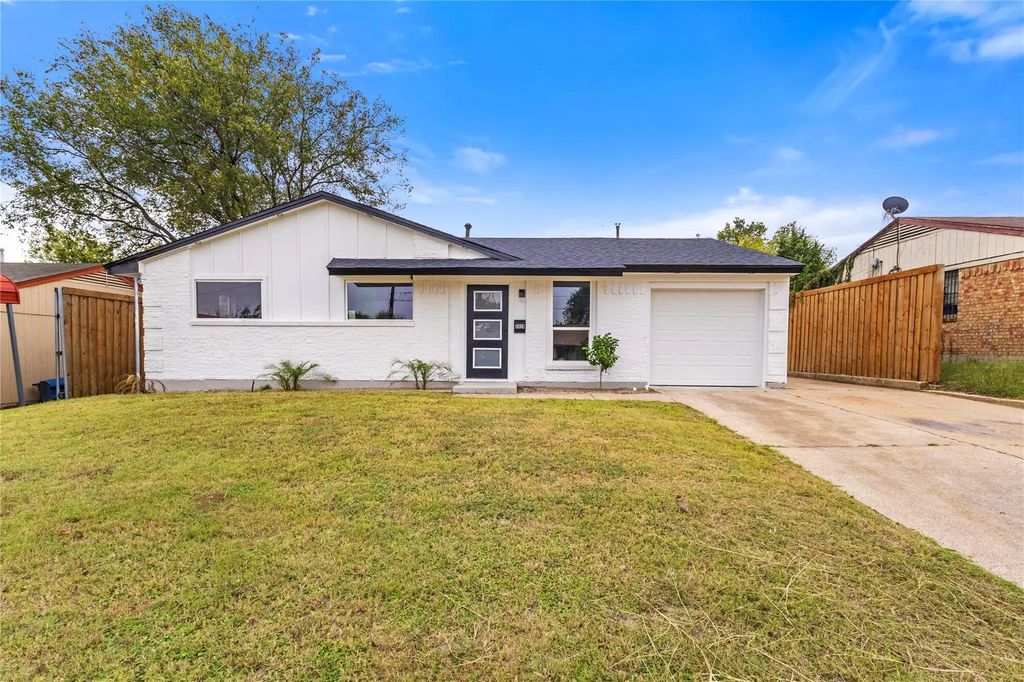 3924 Waterhouse Drive, Dallas