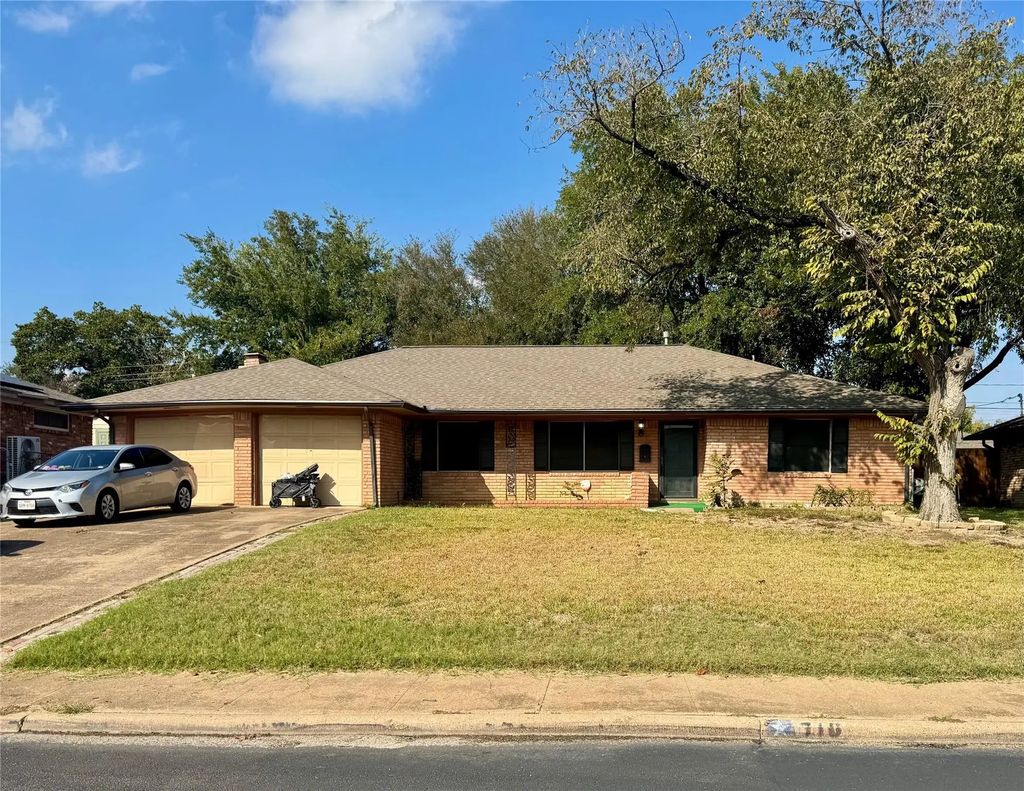 710 Greenland Way, Grand Prairie