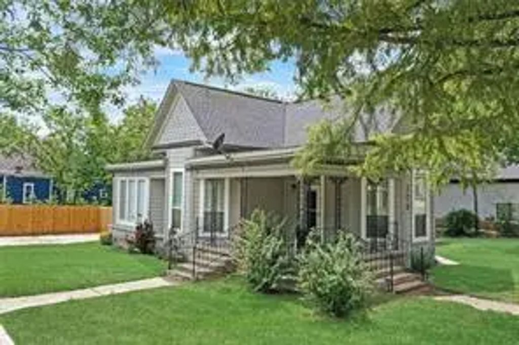 308 E Main Street, Whitesboro