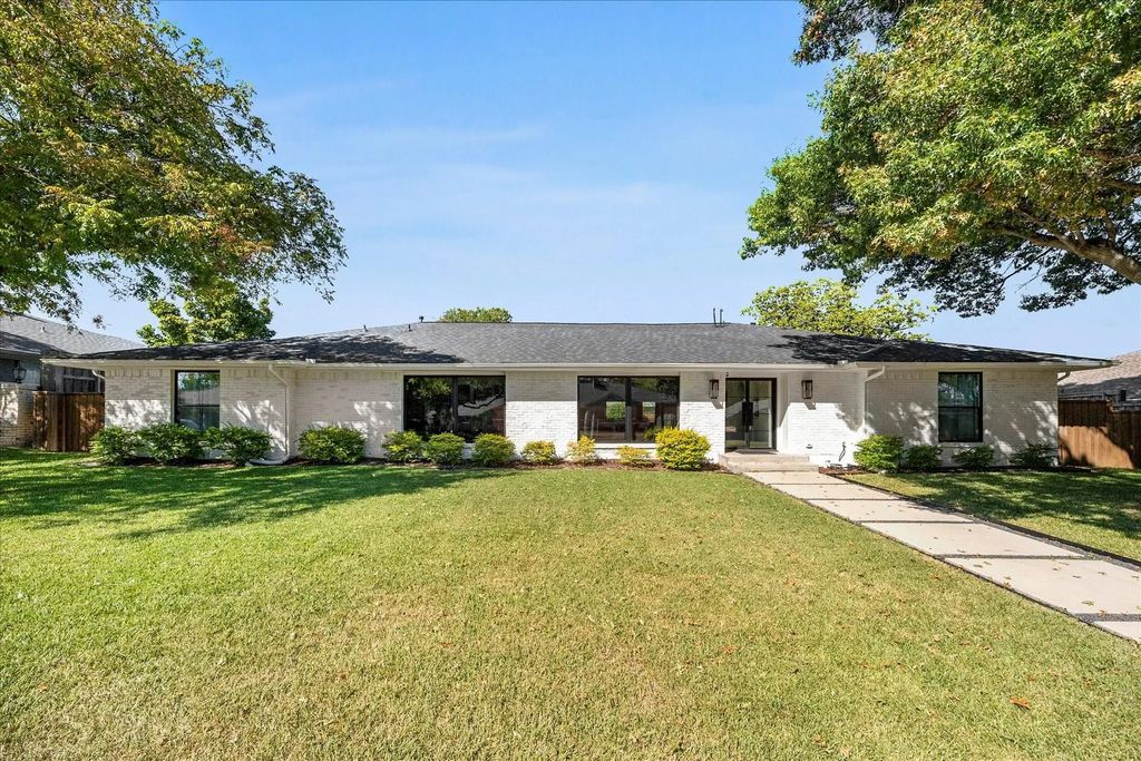 4391 Shady Bend Drive, Dallas