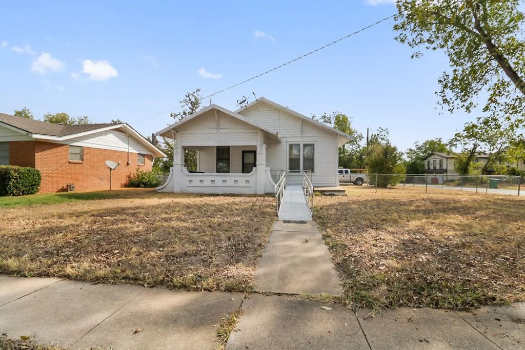 1115 S Colorado Street, Coleman