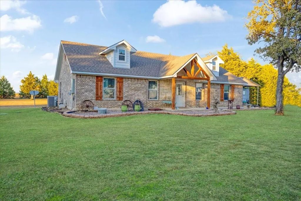 1375 County Road 176, Whitesboro