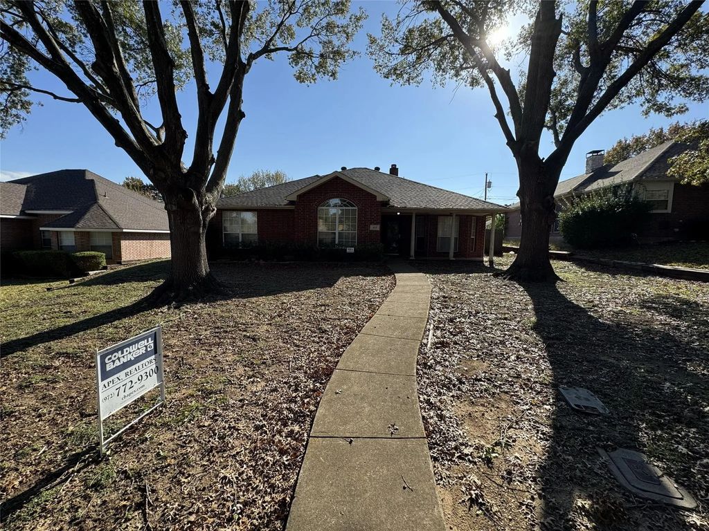 322 E Hillcroft Drive, Duncanville