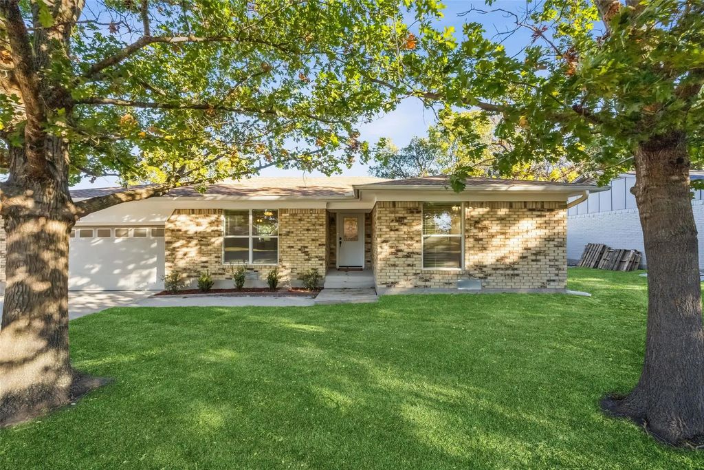 312 Allenwood Drive, Princeton