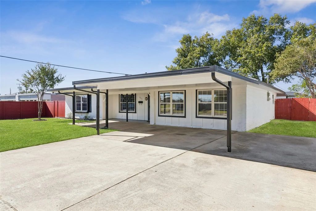 803 Glenda Drive, Bedford
