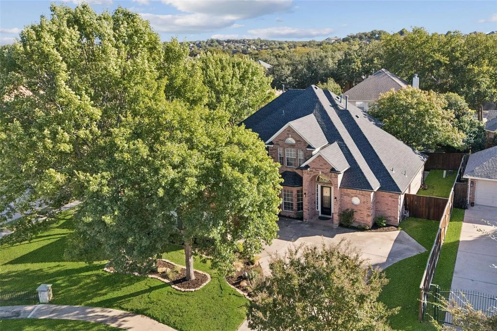 1712 Heritage Court, Keller