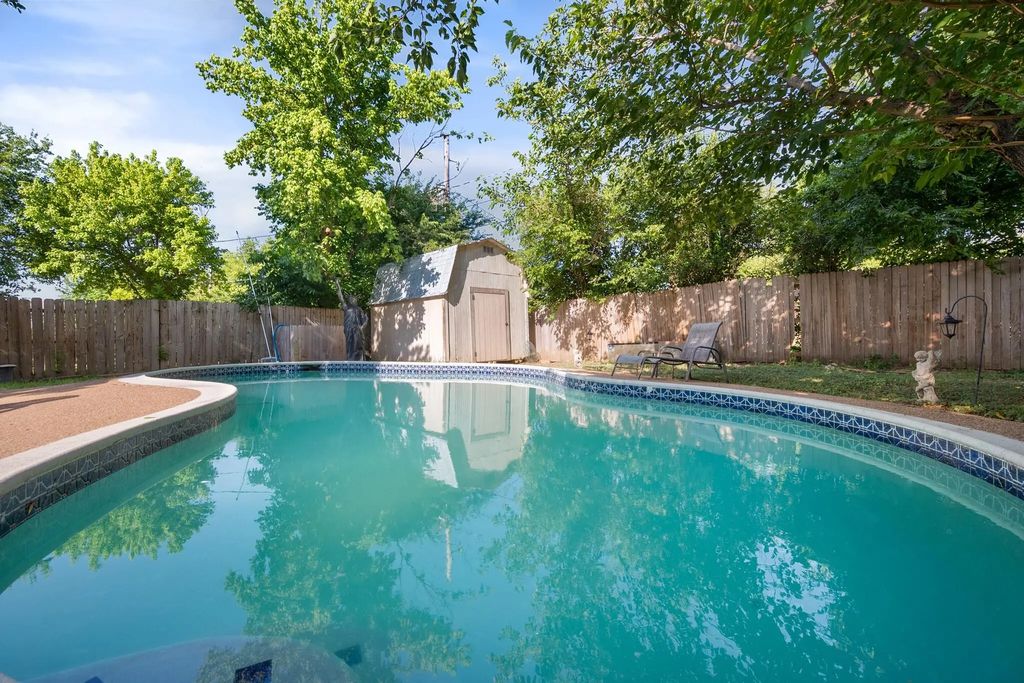 6616 Armando Avenue, Fort Worth