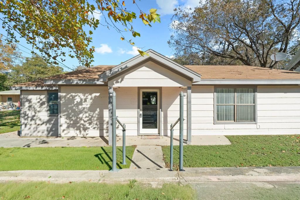 302 W Decatur Street, Chico