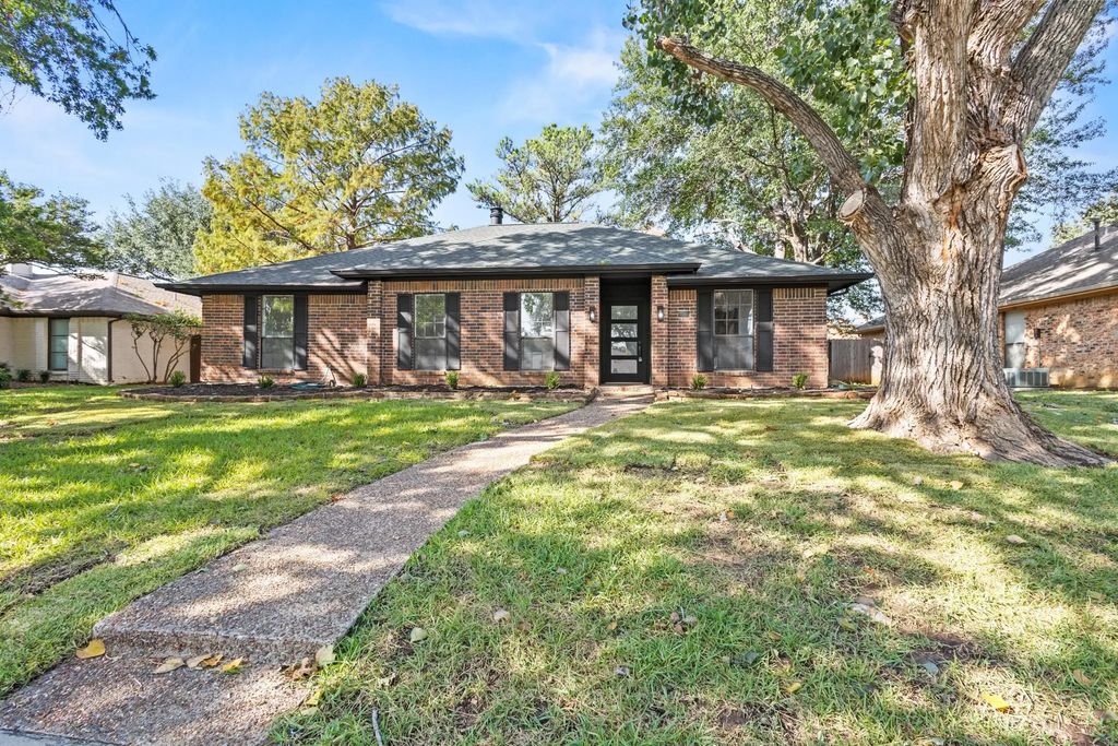 109 Lansdowne Circle, Coppell