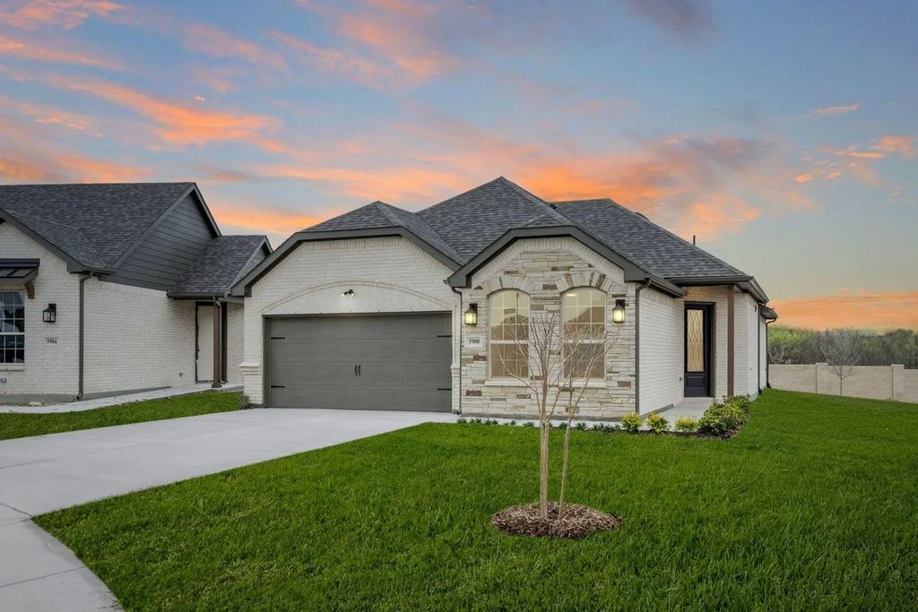 5900 Carmona Trail, Fort Worth