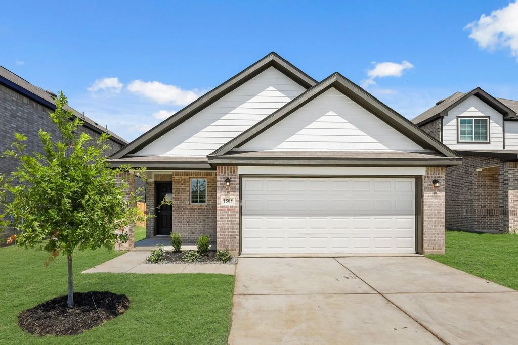 1508 Romans Road, Ennis